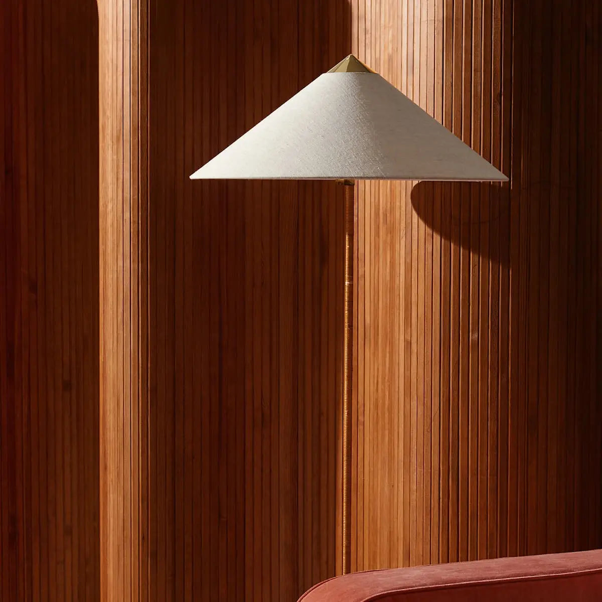9602 Floor Lamp