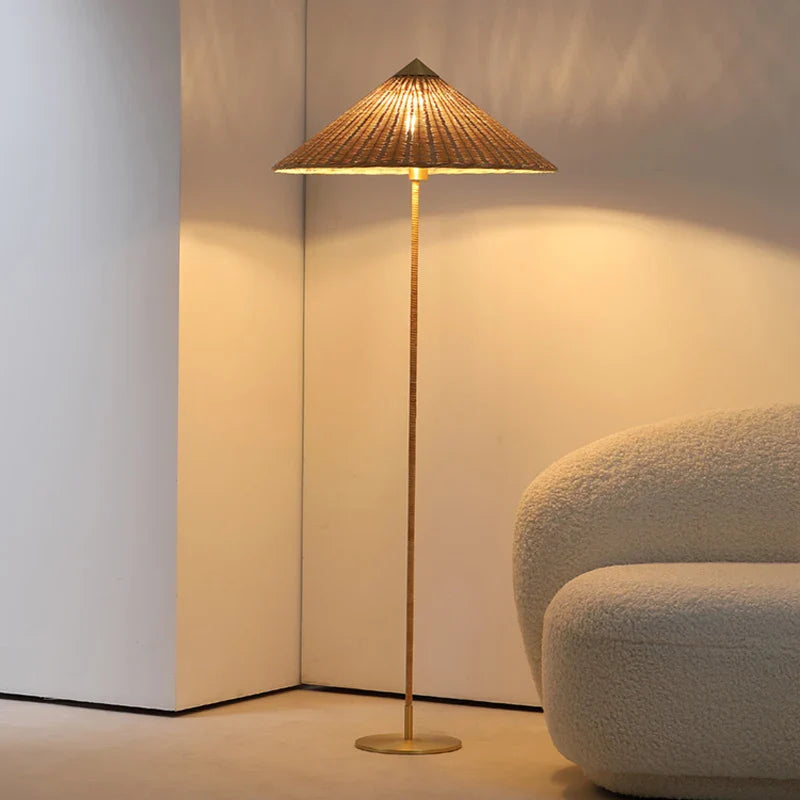 9602 Floor Lamp