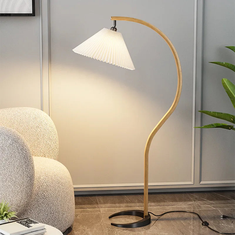 Noir Line Floor Lamp