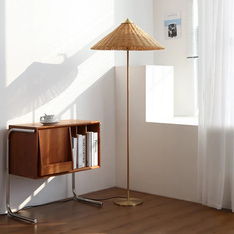 9602 Floor Lamp
