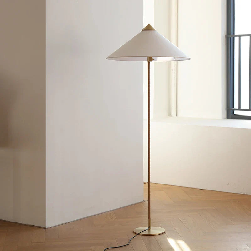 9602 Floor Lamp