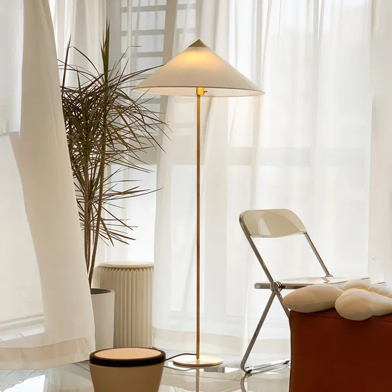 9602 Floor Lamp