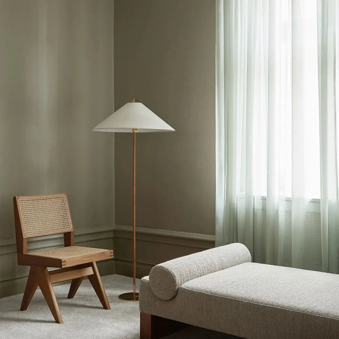 9602 Floor Lamp