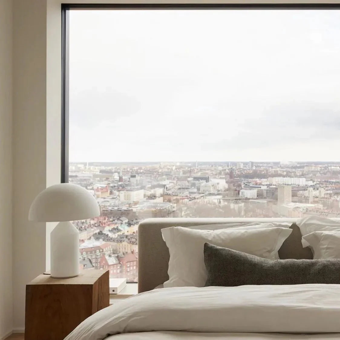 Vita Luce Lamp