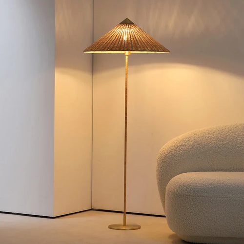 9602 Floor Lamp