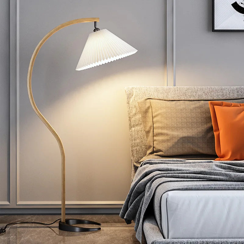 Noir Line Floor Lamp